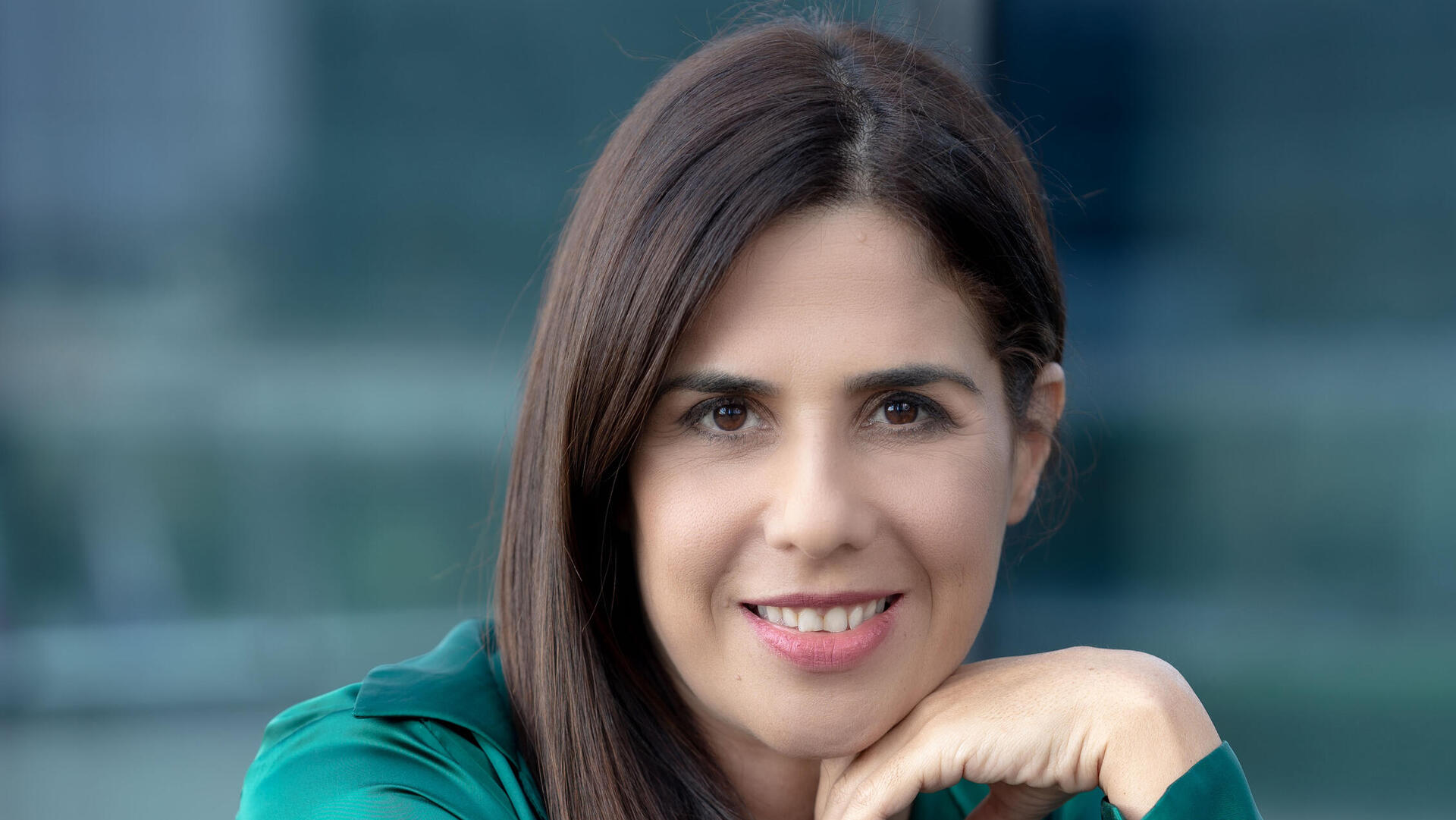 עדי יזדי דננברג, Global Growth CMO, Commit