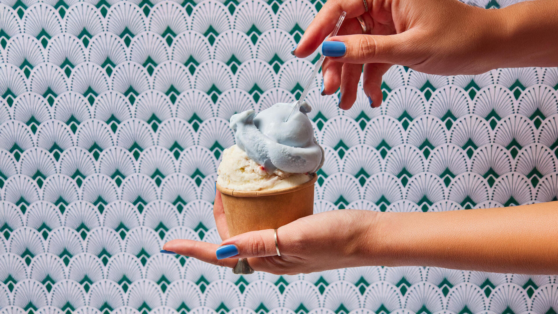 גלידות שטפן אוסטריאן בייקרי Austrian Bakery Artisanal Gelato 