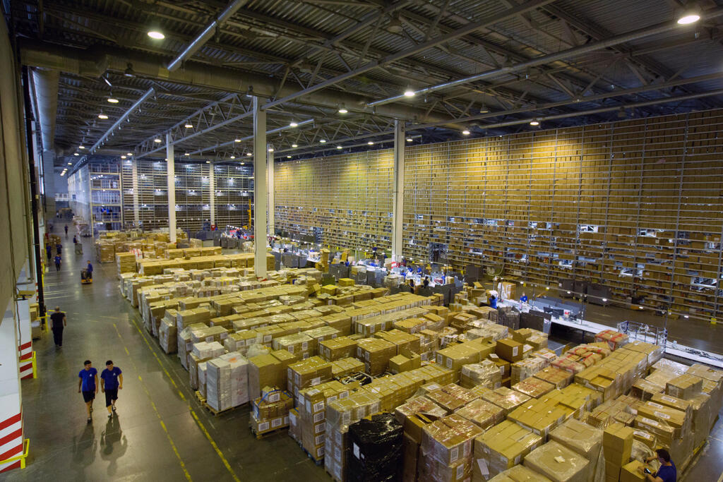 Wildberries warehouse in Podolsk (:Andrey Rudakov/Bloomberg) מחסן של וויילדבריז בפודולסק, מחוז מוסקבה. לפחות 11 מתחמי לוגיסטיקה, בשטח כולל של כ־ 1.4 מיליון מ"ר, נסגרו לצמיתות