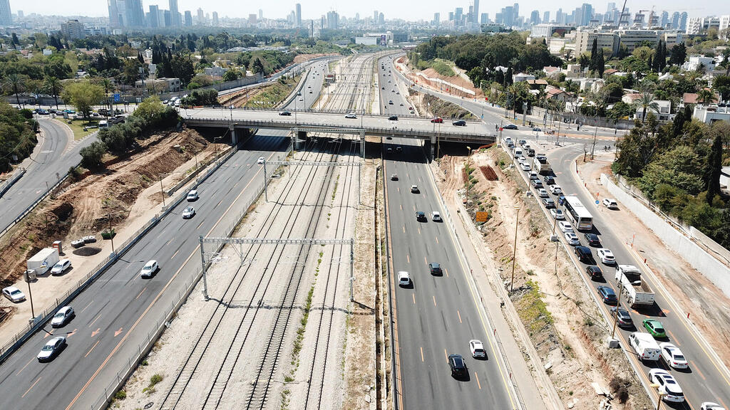 גשר קק"ל, תל אביב (צילום: יאיר שגיא) גשר קק"ל ממחלף קקל נתיבי איילון תל אביב