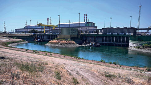 The water channels that cool the Paks reactor. The water channels that cool the Paks reactor.
