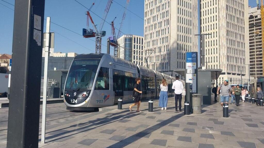 הקו הירוק של הרכבת הקלה בירושלים בנסיעת מבחן