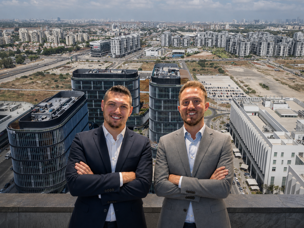 מקסים ליברזון ומיכאל פיטרמן- פרויקט אקרו בקרית אונו (צילום: ישראל אברישומי) מקסים ליברזון ומיכאל פיטרמן- פרויקט אקרו בקרית אונו
