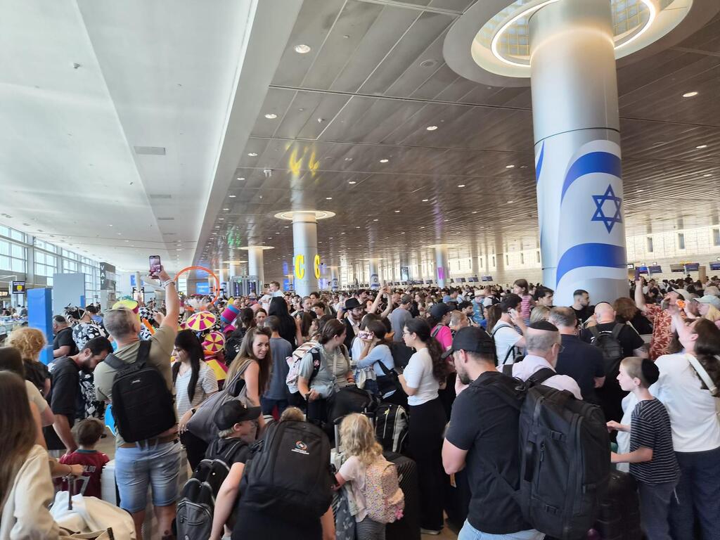 Ben Gurion Airport on Thursday. (Photo: Shaked Green Arava) העומס בנתב"ג