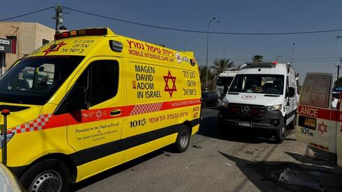 צילום: תיעוד מבצעי מד"א פיגוע דקירה בבקעת הירדן: צעיר נפצע בינוני, המחבל נמלט