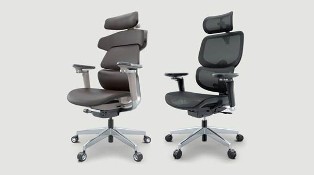 כיסא המנהלים Alpha Chrome Grey מעור של ניוטון, לצד כיסא המנהלים הארגונומי Velto Jet Black של ניוטון