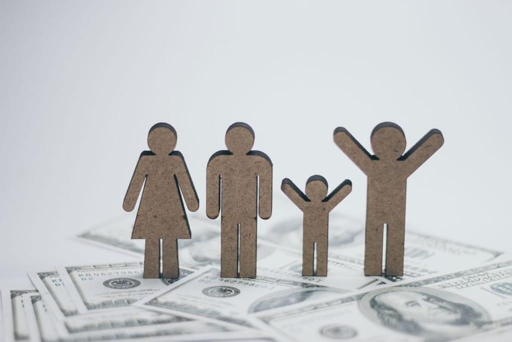 family budget (Puwadon Sang-ngern באתר PEXELS) family budget