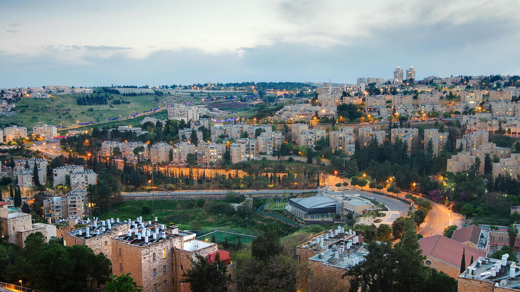 שכונת תלפיות בירושלים (צילום: Roofsoldier/Shutterstock) שכונת תלפיות ירושלים