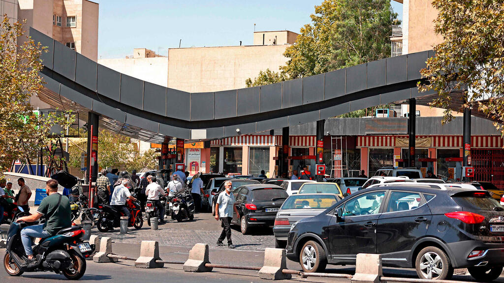 תחנת דלק אתמול בטהראן איראן