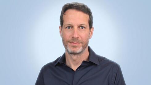 לינקדאין מודה: ה-SEO שלכם מאבד גובה מול מנועי AI