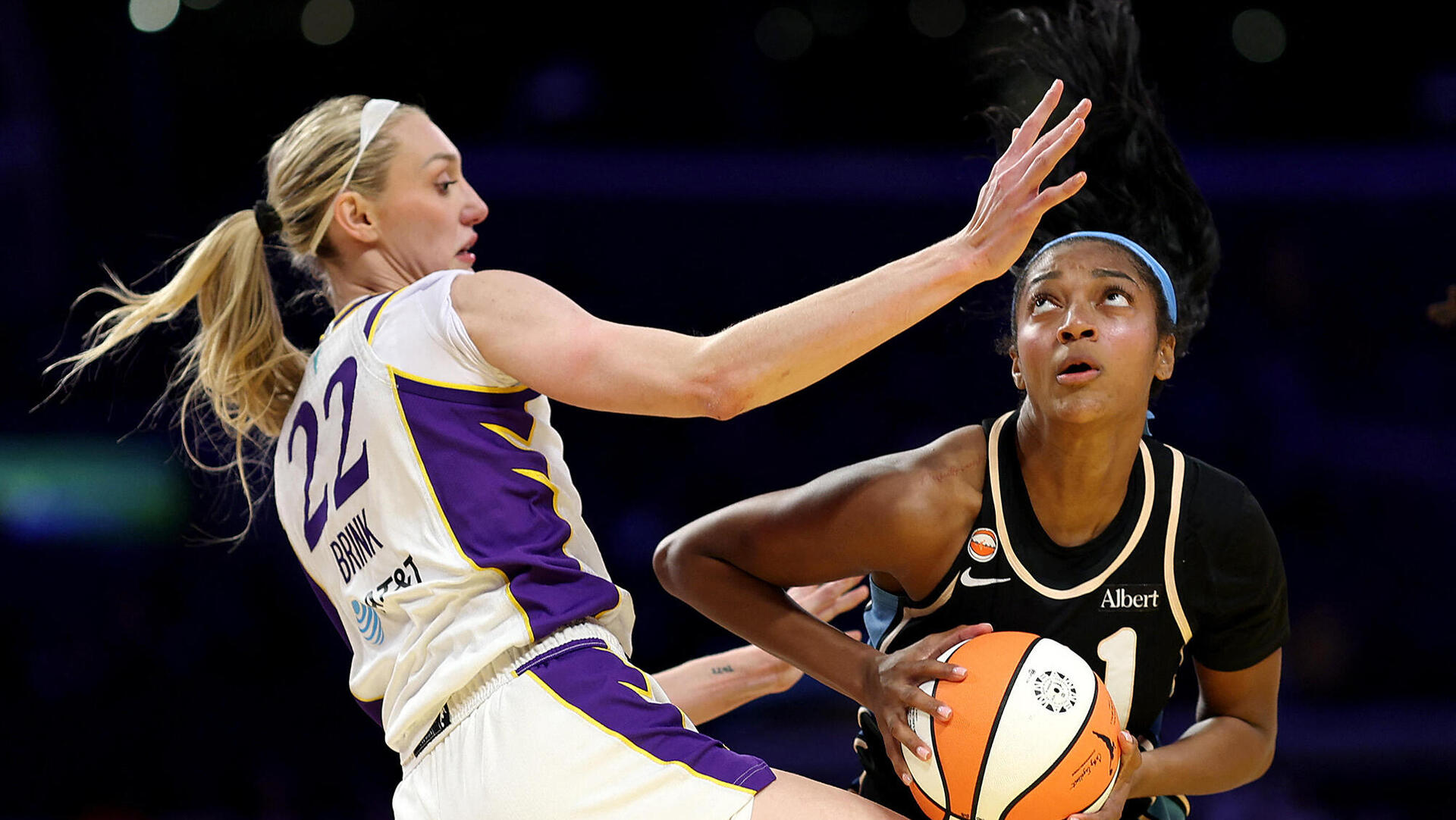 שחקנית WNBA ב כדורסל אנג'ל ריס