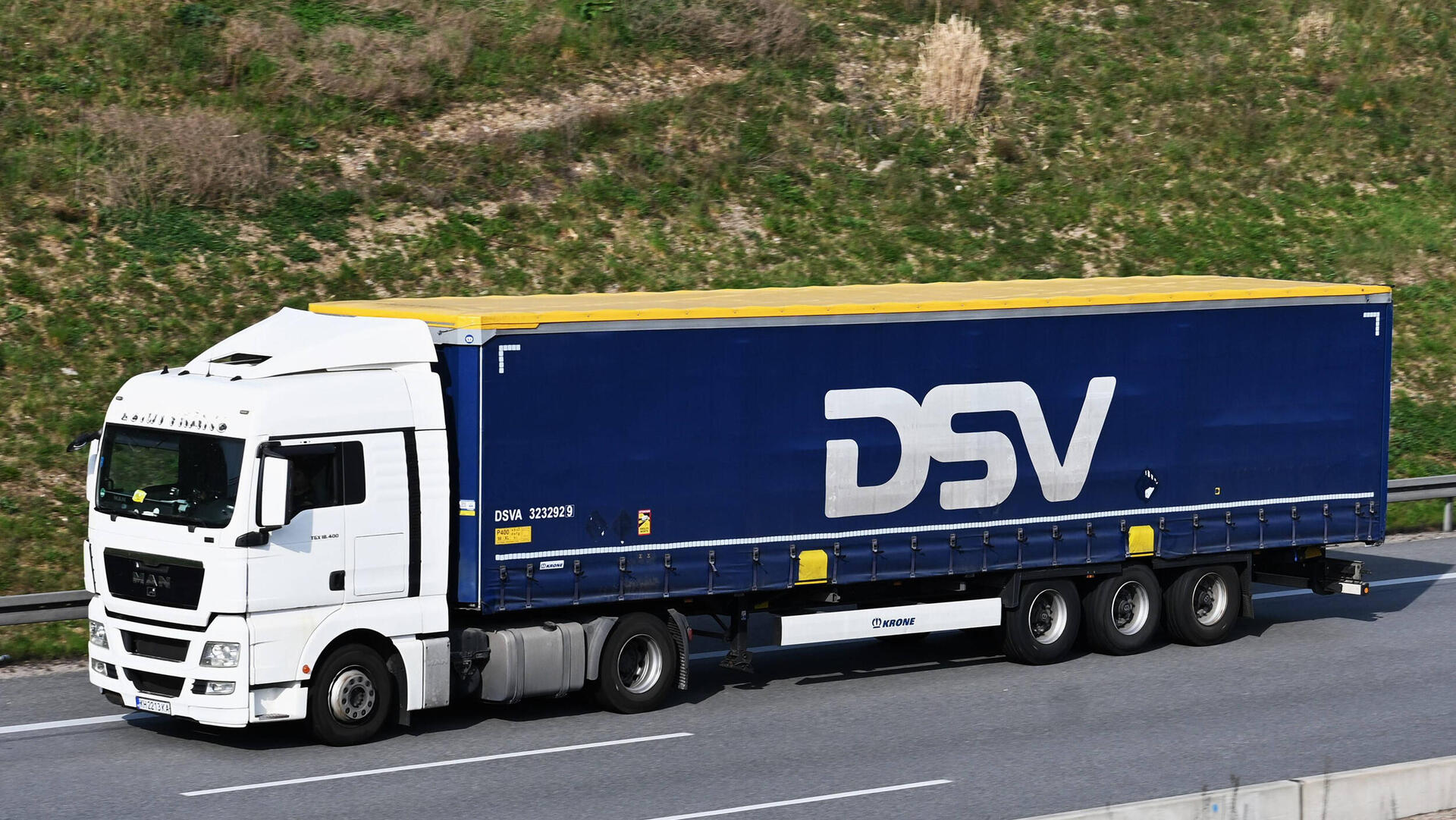 חברת השילוח הבינלאומית DSV משאית