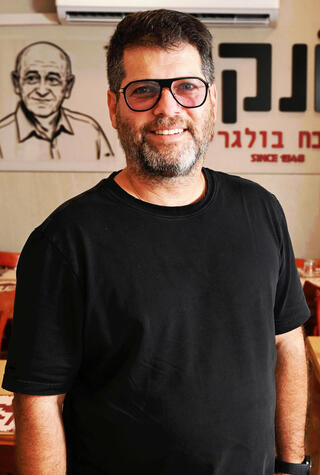 פנאי מיכאל חלפון בעל מסעדת מונקה