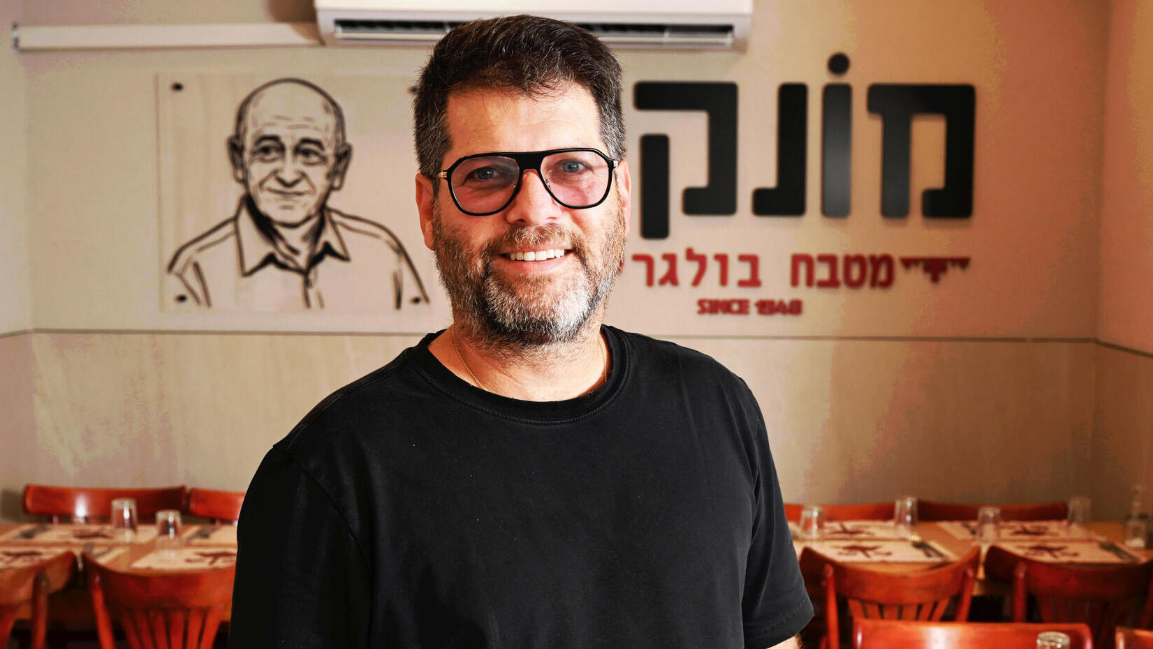 פנאי מיכאל חלפון בעל מסעדת מונקה