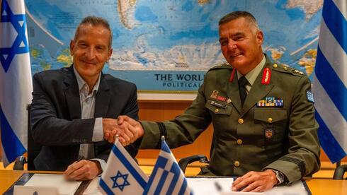 צילום: דוברות משרד הביטחון עסקת ענק של 3 מיליארד יורו: ישראל תקים את מערך ההגנה האווירית של יוון