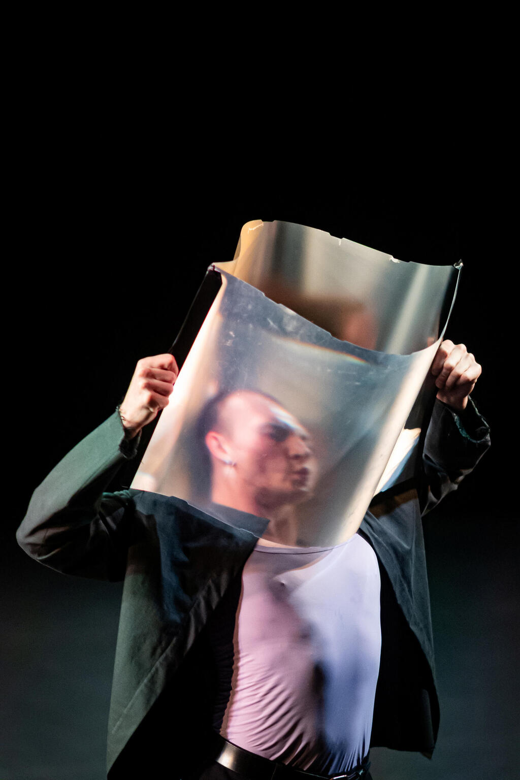 "מפה לפה" יצירה משותפת של האחים אייר אלעזרא ואדם אלעזרא (צילום: ascaf) מפה לפה יצירה משותפת של האחים אייר אלעזרא ו אדם אלעזרא פנאי