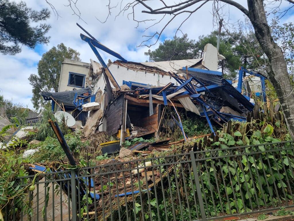 ההרס בקיבוץ מנרה (צילום: ארכיון קיבוץ מנרה) ההרס במנרה