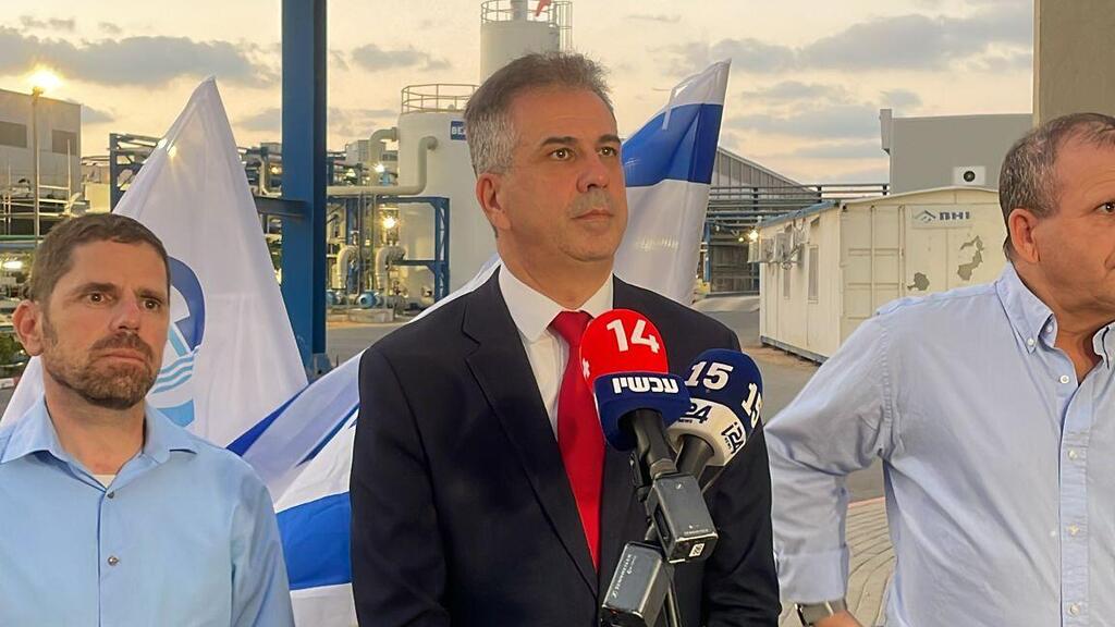 שר האנרגיה אלי כהן במסיבת העיתונאים, הערב