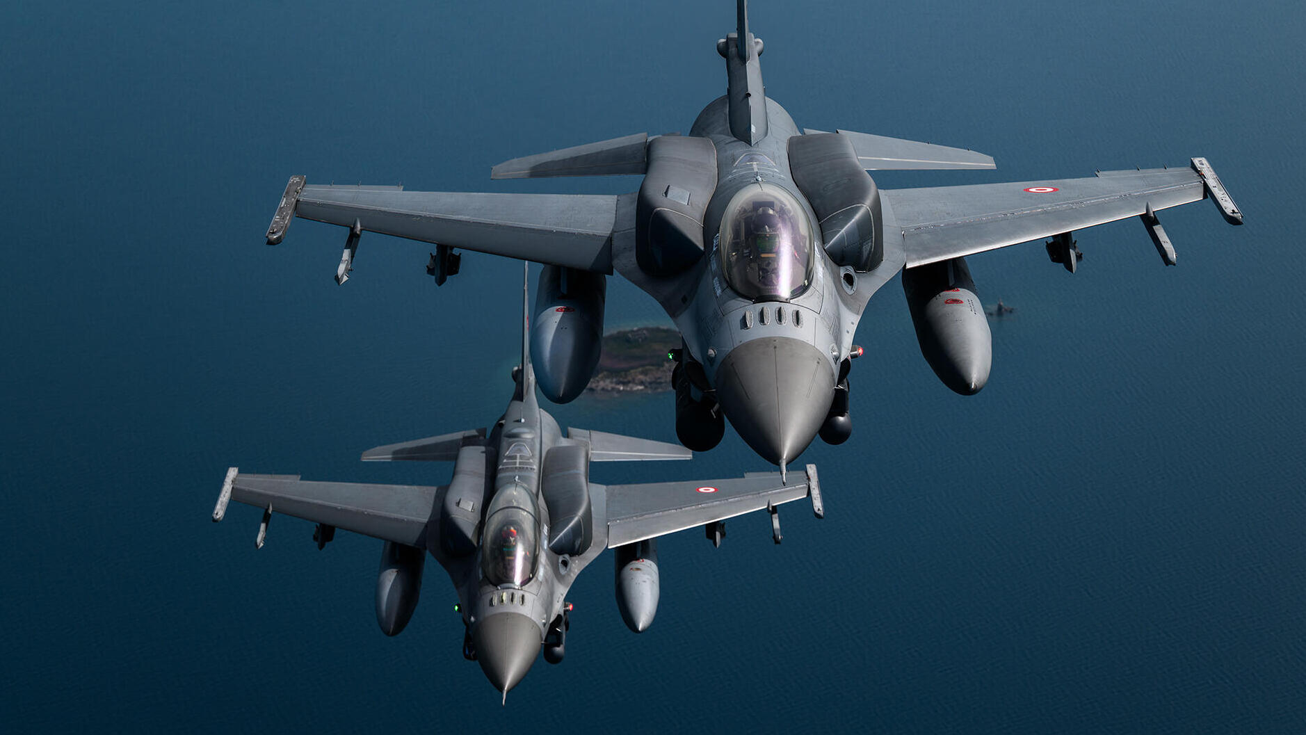הקברניט חיל האוויר הטורקי מטוס  F-16 