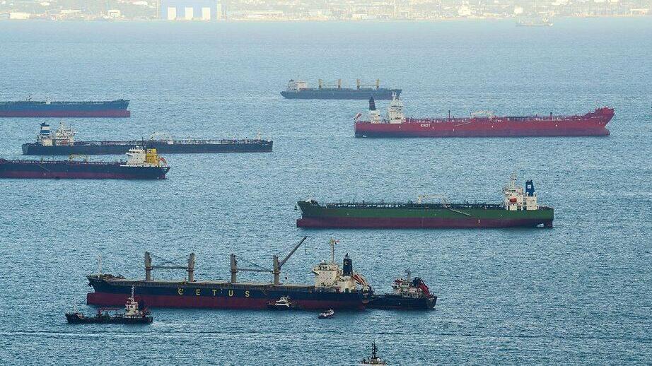 מיכליות בהורמוז (צילום: Bloomberg) מיכליות נפט מצר הורמוז