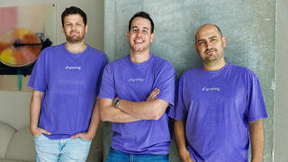 מייסדי חברת הסייבר סימפוני Cymphony שי דקל מייסד-שותף ומנכ״ל עידן ברקוביץ מייסד שותף ומנהל המוצר אדי גוטליב מייסד שותף וסמנכ״ל טכנולוגיות
