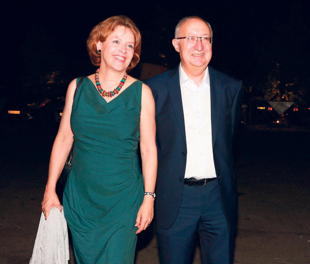 עם בעלה, פרופ' מנואל טרכטנברג. "הגורל לעלות לישראל הגיע דרכו" (צילום: דנה קופל) נדין טרכטנברג עם בעלה פרופ' מנואל טרכטנברג