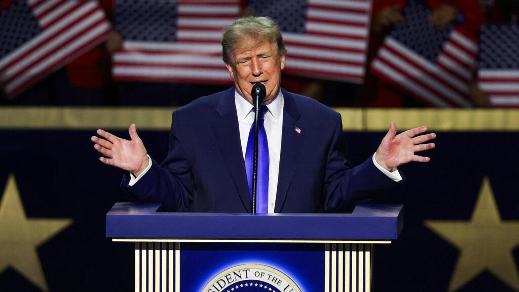 טראמפ בוועידת הרפובליקנים, הלילה (צילום: ALEX WONG / GETTY IMAGES) דונלגד טראמפ בוועידת הרפובליקנים בדאלאס ספטמבר 26