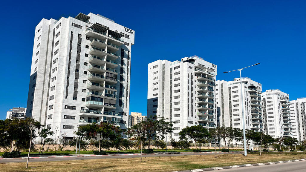 פרויקט. בנק ישראל משנה מ־1 באוקטובר את הכללים להלוואות לכל מטרה (צילום: גדי קבלו) פרויקט בנייה של חברת אפגד ב שכונה שכונת אגמים אשקלון