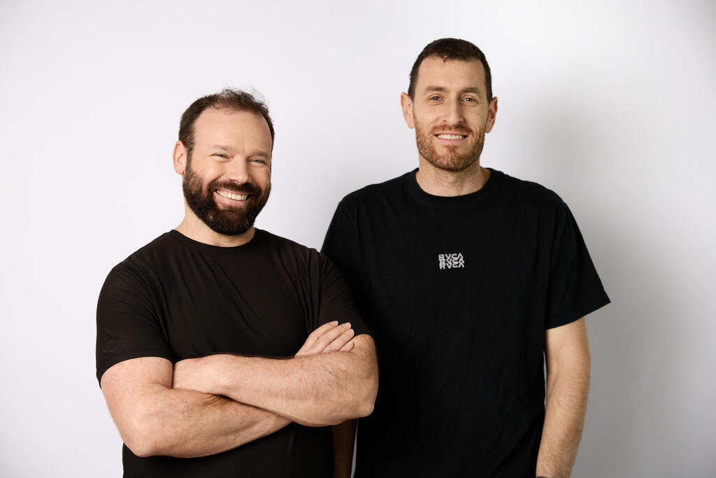 Loora founders. (Photo: Rachel Friedman) מייסדי לורה, רועי מור (משמאל) ויונתן (יונתי) לוין