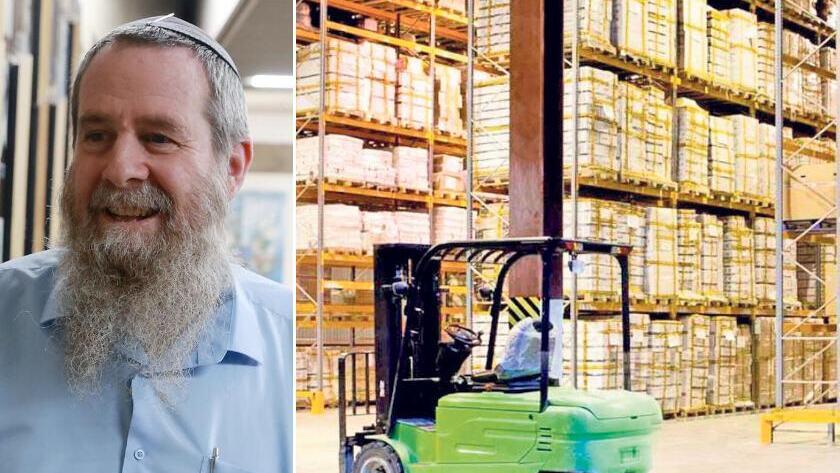 אבי מעוז לצד מסוף המטענים של ממן (צילומים: ממן, שאול גולן) אבי מעוז לצד מסוף המטענים של ממן