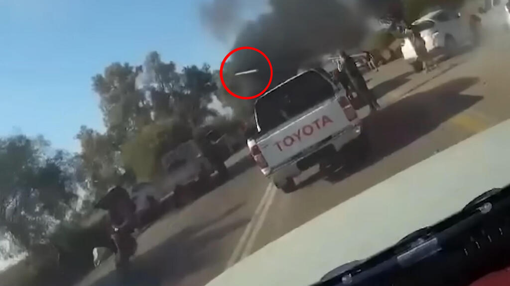 מחבל חמאס משגר טיל כתף לעבר מסוק ישראלי בבוקר ה-7.10.23 (צילום: תיעוד חמאס) הקברניט חיל האוויר