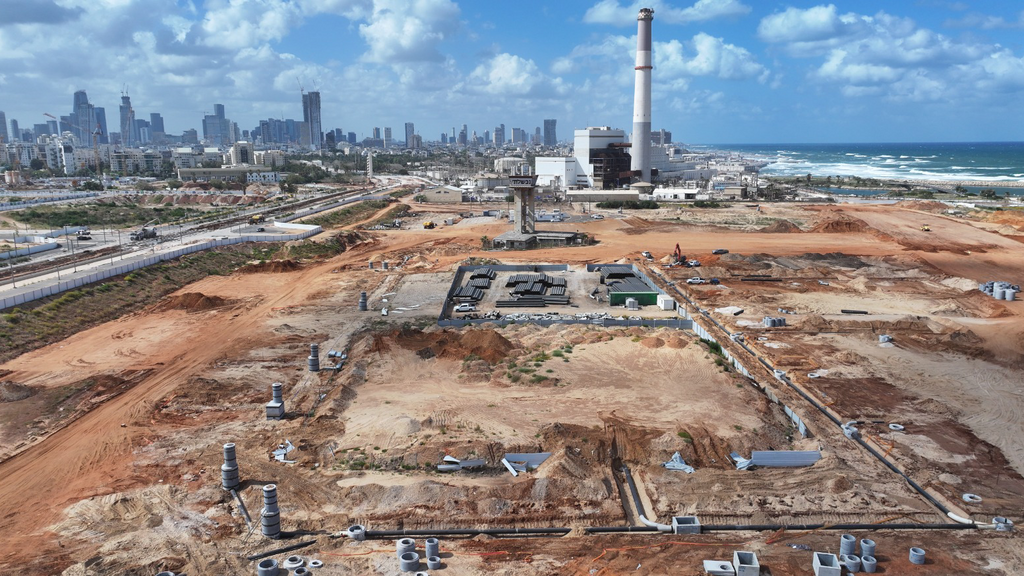 שטחי שדה דב. עבודות התשתית באזור נעצרו ביולי השנה (צילום: באדיבות אלקטרה) מערכת פניאומטית מערכת פנאומטית שדה דב אלקטרה