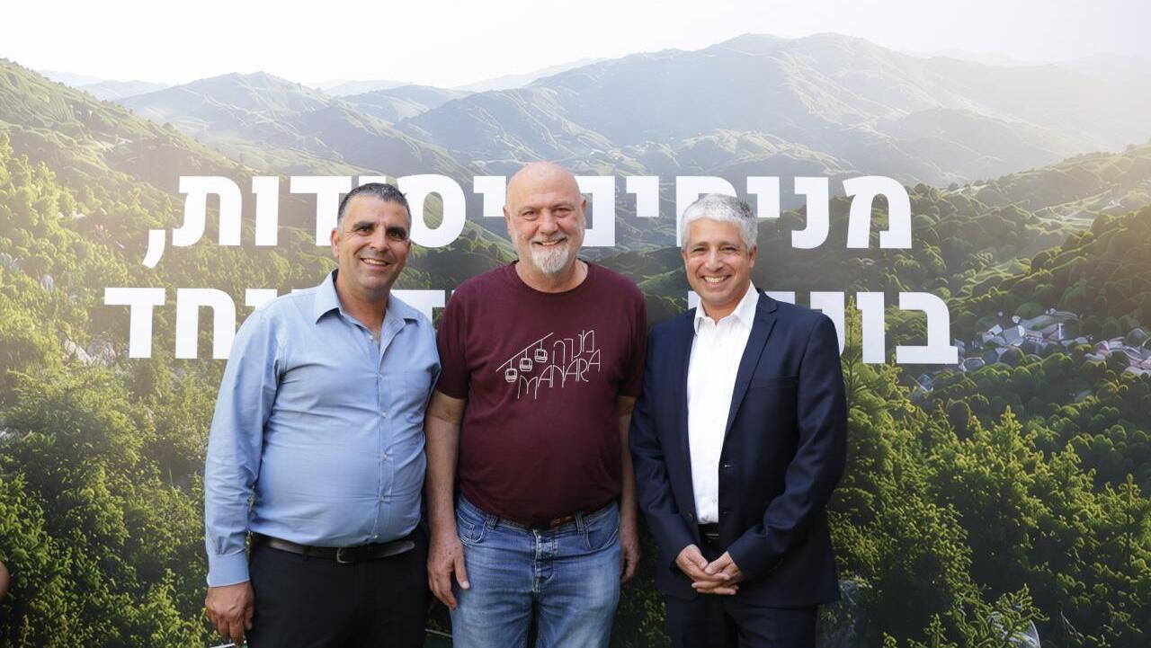 אסף אלדר, סמנכ"ל וראש החטיבה הבנקאית בבנק דיסקונט, עידו שלם, מנהל כללי קיבוץ מנרה, אבי בן זקן סמנכ"ל פיתוח עסקי בקבוצת מנרב ומנכ"ל מנרב IFM ובריאות