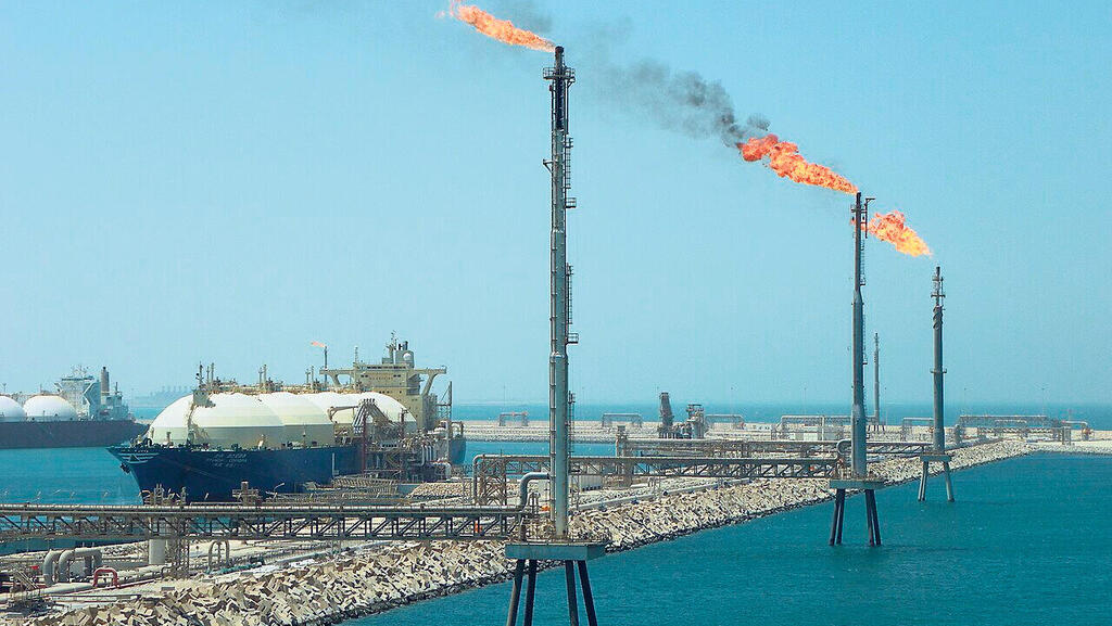 מתקני LNG בראס לפאן. המתקנים שנפגעו במלחמה מייצגים 17% מיכולת הייצור הקטארית (צילום: ויקיפדיה) מתקני LNG בראס לפאן