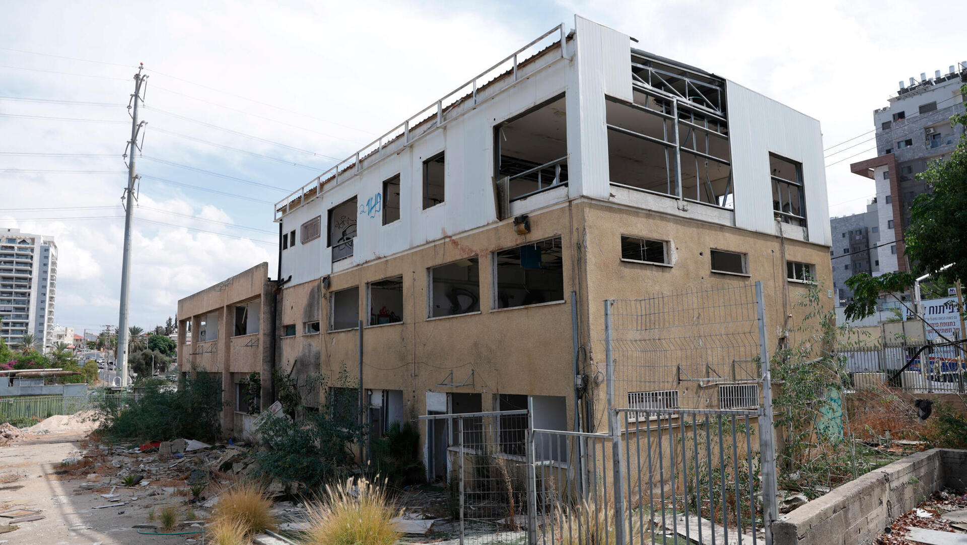 חורבה ברחוב כהנמן 131 בני ברק