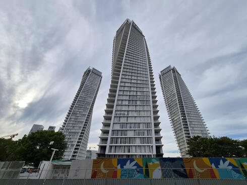 Kikar HaMedina Towers. Kikar HaMedina Towers.
