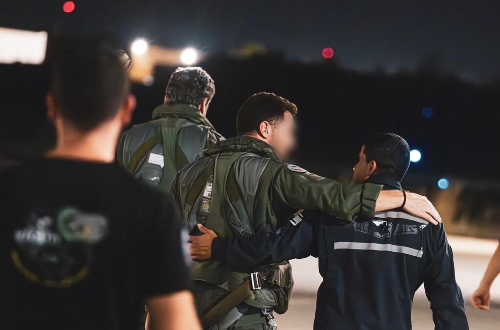 עובדים יחד, נלחמים יחד. אנשי צוות אוויר וקרקע (צילום: עמית אגרונוב, חיל האוויר) הקברניט המערך הטכני מטוסים 15