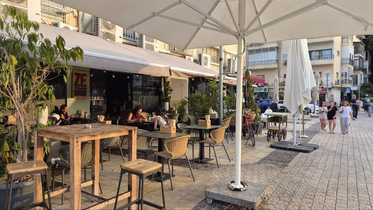 מסעדת ZE SUSHI במתחם בזל