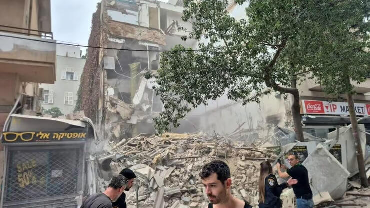 קריסת בניין ב תל אביב