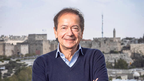 John Paulson. 
