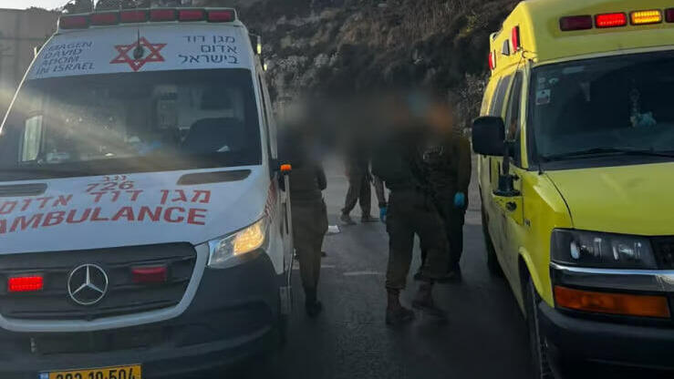 זירת הפיגוע (צילום: מד"א) פיגוע ירי ב צומת יהודה