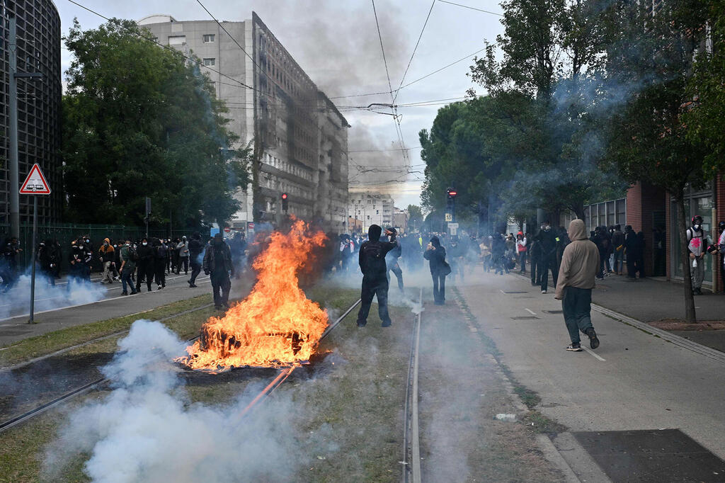 צרפת היום (צילום: Matthieu Rondel/AFP) הפגנה הפגנות צרפת מהומות 24.10.26