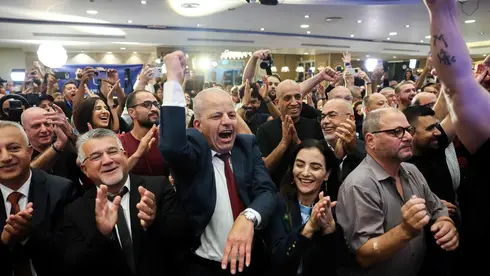 הפתעת הבחירות: מה עומד מאחורי ההישג של המפלגות הערביות?