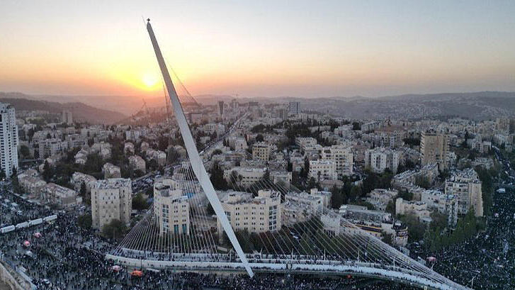 גשר המיתרים בכניסה לירושלים
