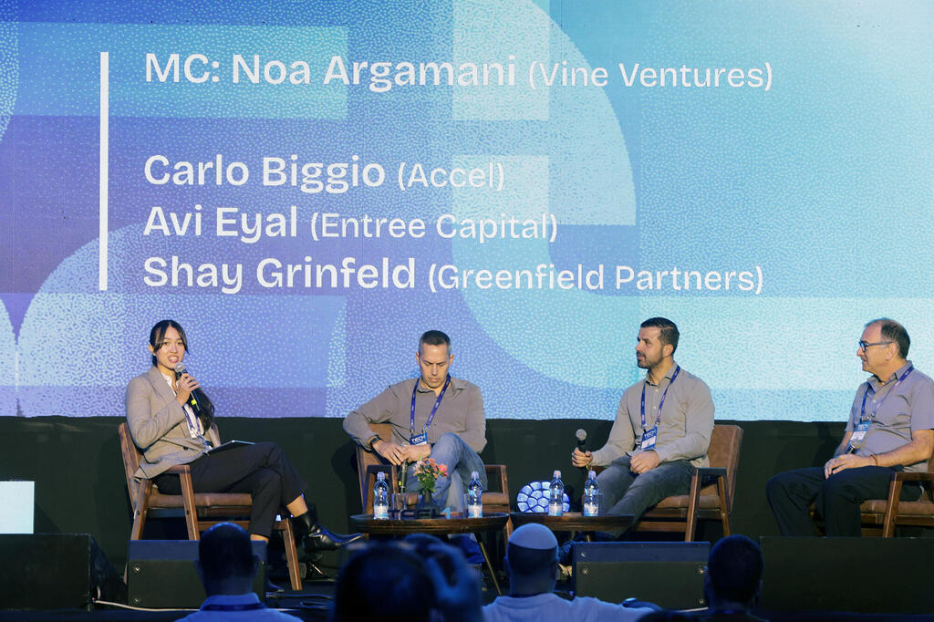 כנס TECH1 2026 - פאנל Future Travelers - מימין שי גרינפלד Greenfield Partners קרלו ביג'יו Accel אבי אייל Entree Capital ו נועה ארגמני Vine Ventures