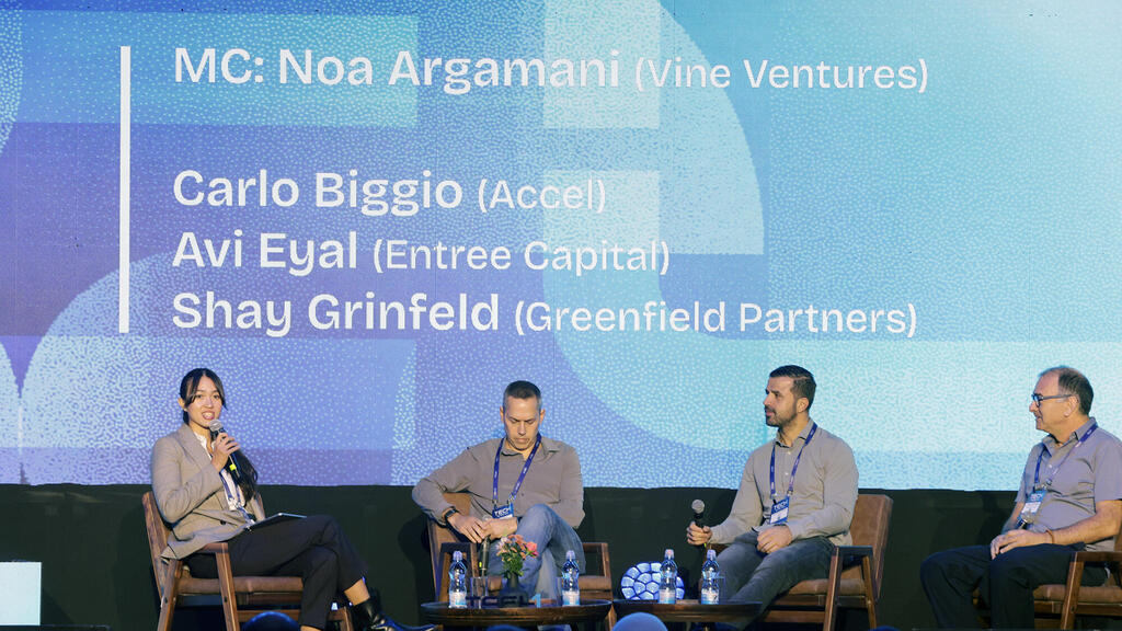 פאנל Future Travelers - מימין: שי גרינפלד Greenfield Partners, קרלו ביג'יו Accel, אבי אייל Entree Capital ונועה ארגמני, Vine Ventures (צילום: נמרוד גליקמן) כנס TECH1 2026 - פאנל Future Travelers - מימין שי גרינפלד Greenfield Partners קרלו ביג'יו Accel אבי אייל Entree Capital ו נועה ארגמני Vine Ventures