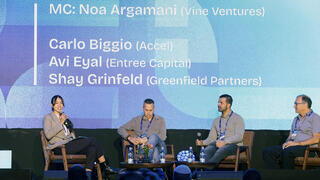 כנס TECH1 2026 - פאנל Future Travelers - מימין שי גרינפלד Greenfield Partners קרלו ביג'יו Accel אבי אייל Entree Capital ו נועה ארגמני Vine Ventures