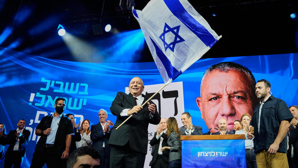 גדי איזנקוט במטה ישר. לגוש השינוי יש הזדמנות להציל את הדמוקרטיה (צילום: AP Photo/Baz Ratner) גדי איזנקוט במטה ישר
