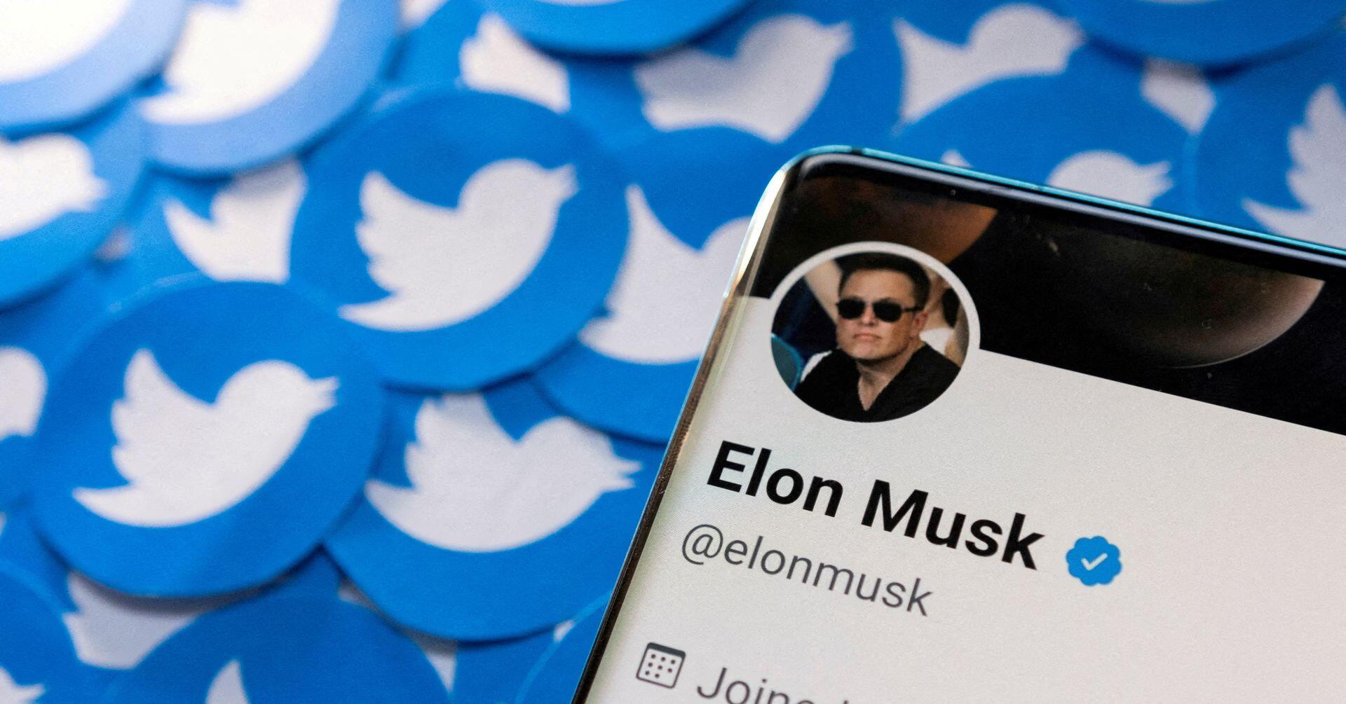 Twitter's verified blue tick badges are now identical to paid ones