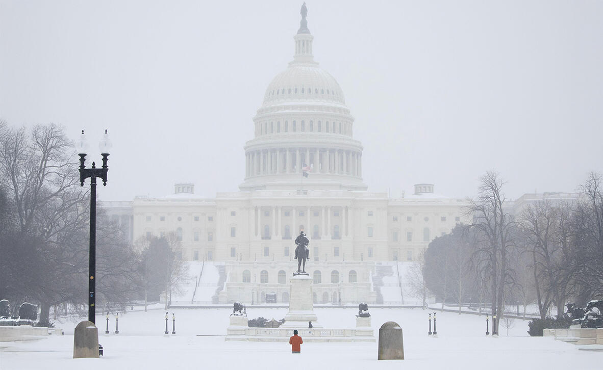 שלג על עירם: תמונות מהסופה שפקדה את ארה"ב